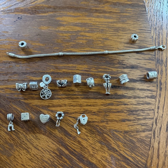 Pandora bracelet WITH charms - Picture 1 of 3